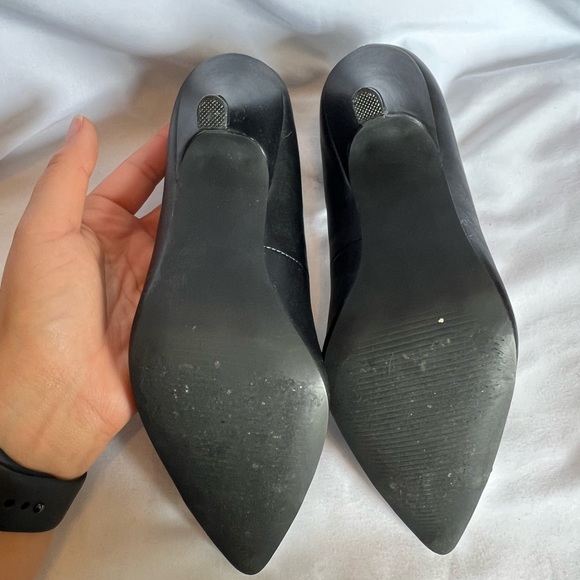 Women’s Black Leather Heels with Silver Pointed Tips Size 5.5 - Picture 9 of 10